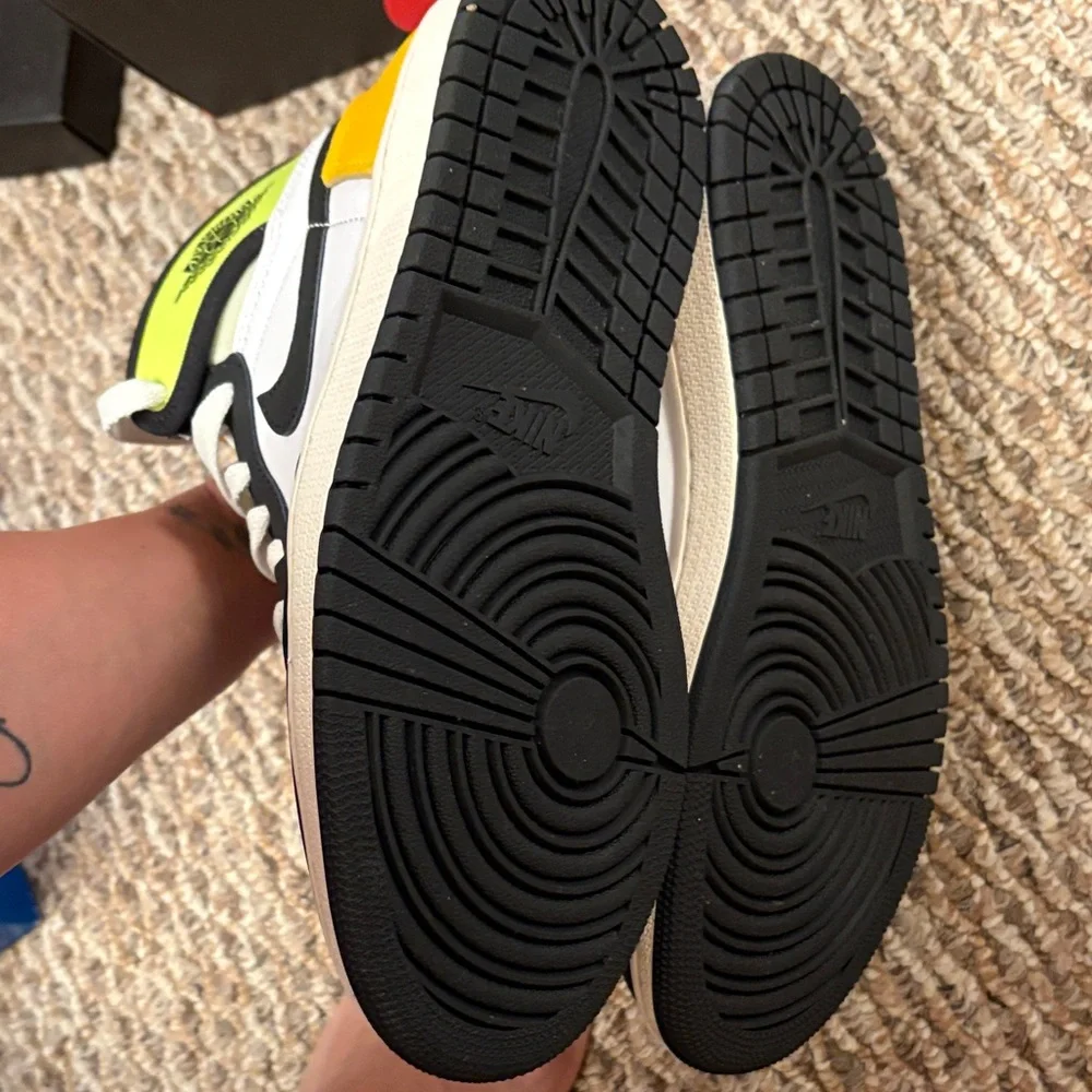 Jordan Kids Sneakers - Black, White, Yellow, Neon Green - Picture 4 of 6